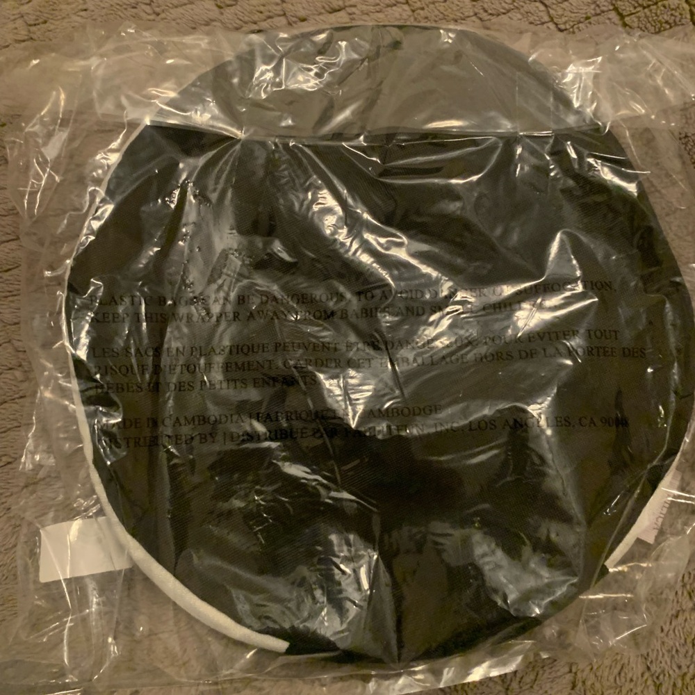 EleVen by Venus Unisex Black Foldable Gym Bag - Picture 4 of 4